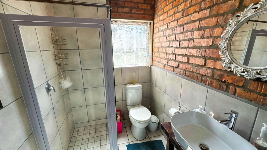 4 Bedroom Property for Sale in Fraaiuitsig Western Cape